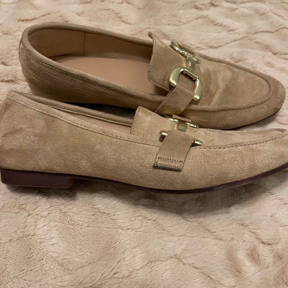 A New Day Carolyn Tan Faux Suede Loafers with Gold Buckle Memory Foam Size 9.5 - Picture 4 of 4